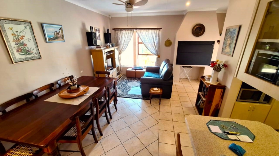 3 Bedroom Property for Sale in Chanteclair Western Cape